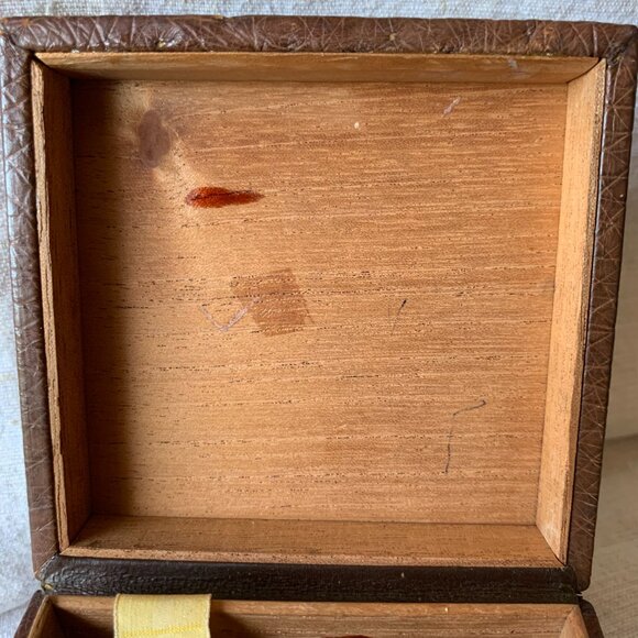 Décor | 🇬🇧 Vintage Antler Keepsake Box, Wood & Ostrich Leather, Made in England - Picture 8 of 12